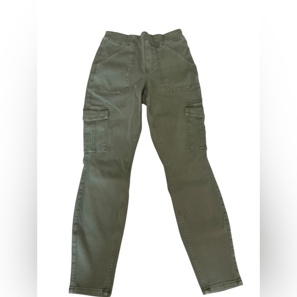 SPANX | Ankle Cargo Pant in Soft Sage
in Medium Sz - Picture 3 of 8